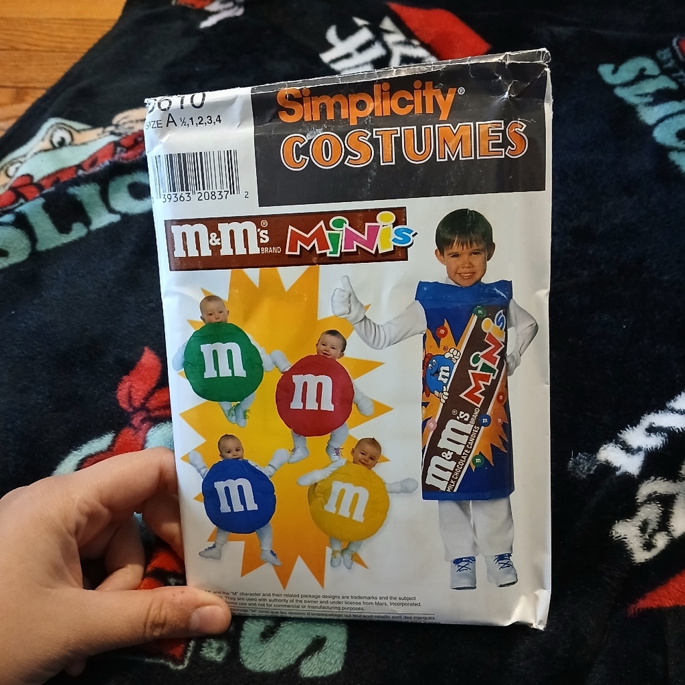 M&M Costume Sewing Pattern - Picture 1 of 2